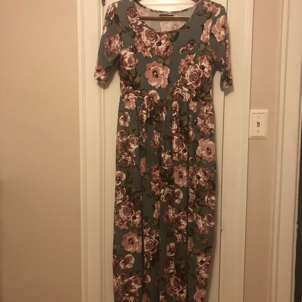 Miranda Modest Maxi Dress in blue/grey floral